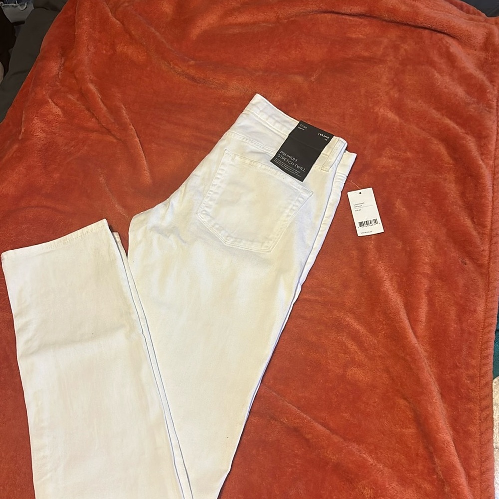 White straight leg jean